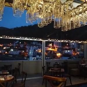 호스텔 사쿠라 스위트, 페티예